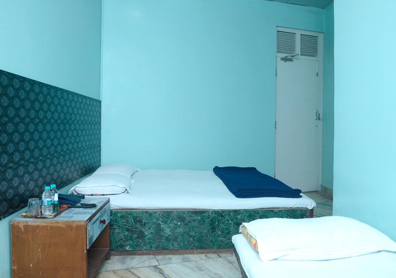 Srk Hotel Mumbai Exterior photo